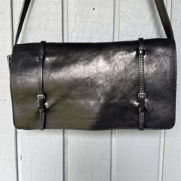 Francesco Biasia Sleek Black Leather Shoulder Bag - Picture 3 of 9